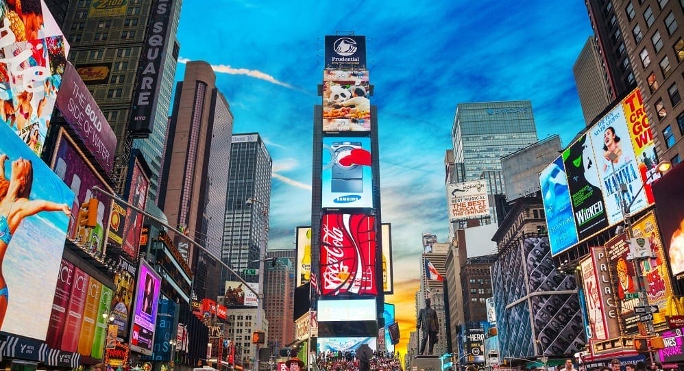 Times Square et ses panneaux lumineux