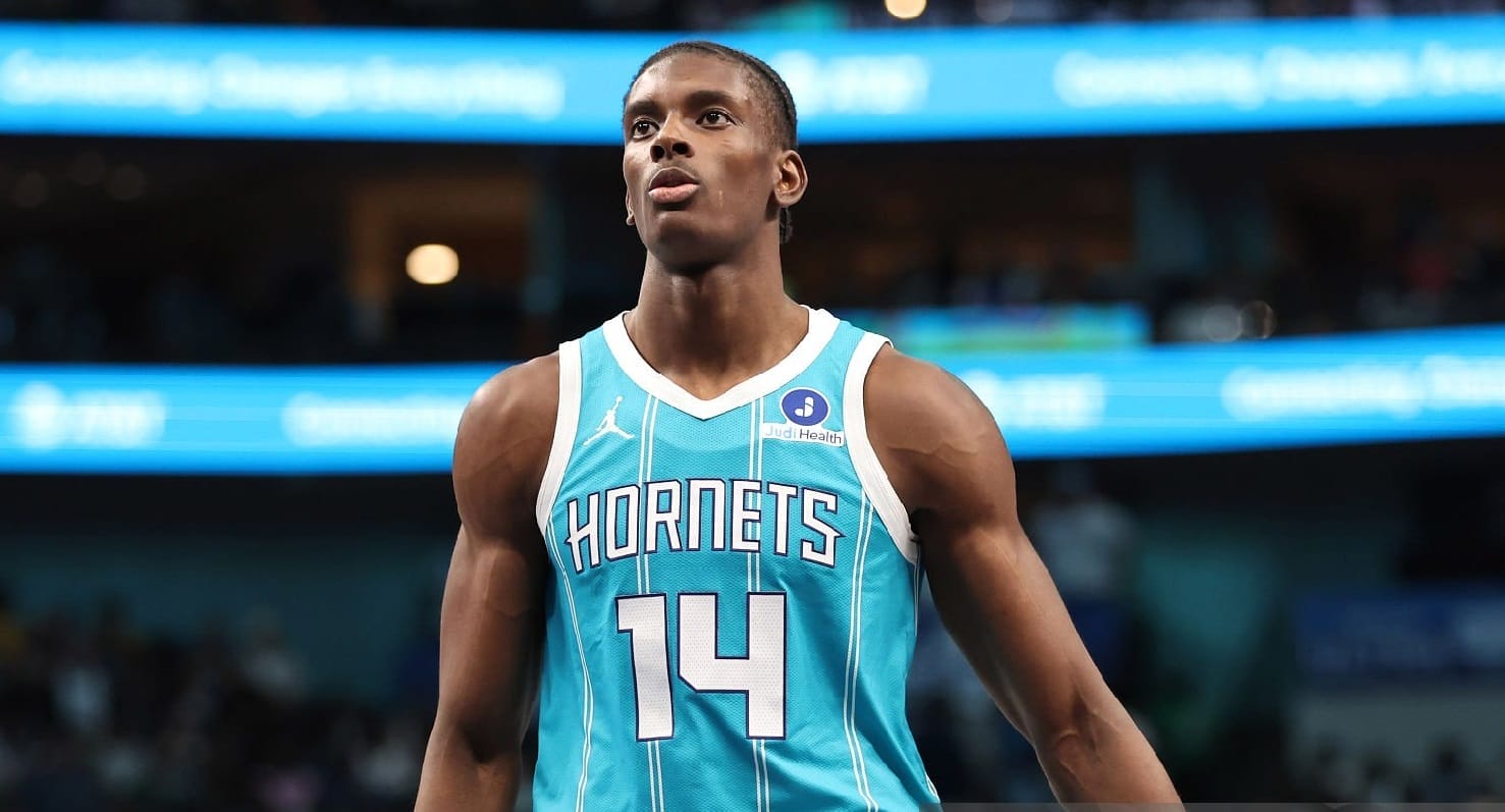 Moussa Diabaté avec le maillot des Charlotte Hornets lors de la saison NBA 2025-26