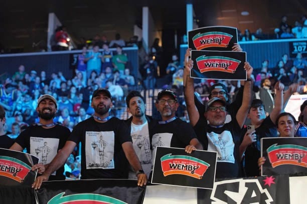 Fans NBA au Barclays Center pendant la Draft NBA à Brooklyn