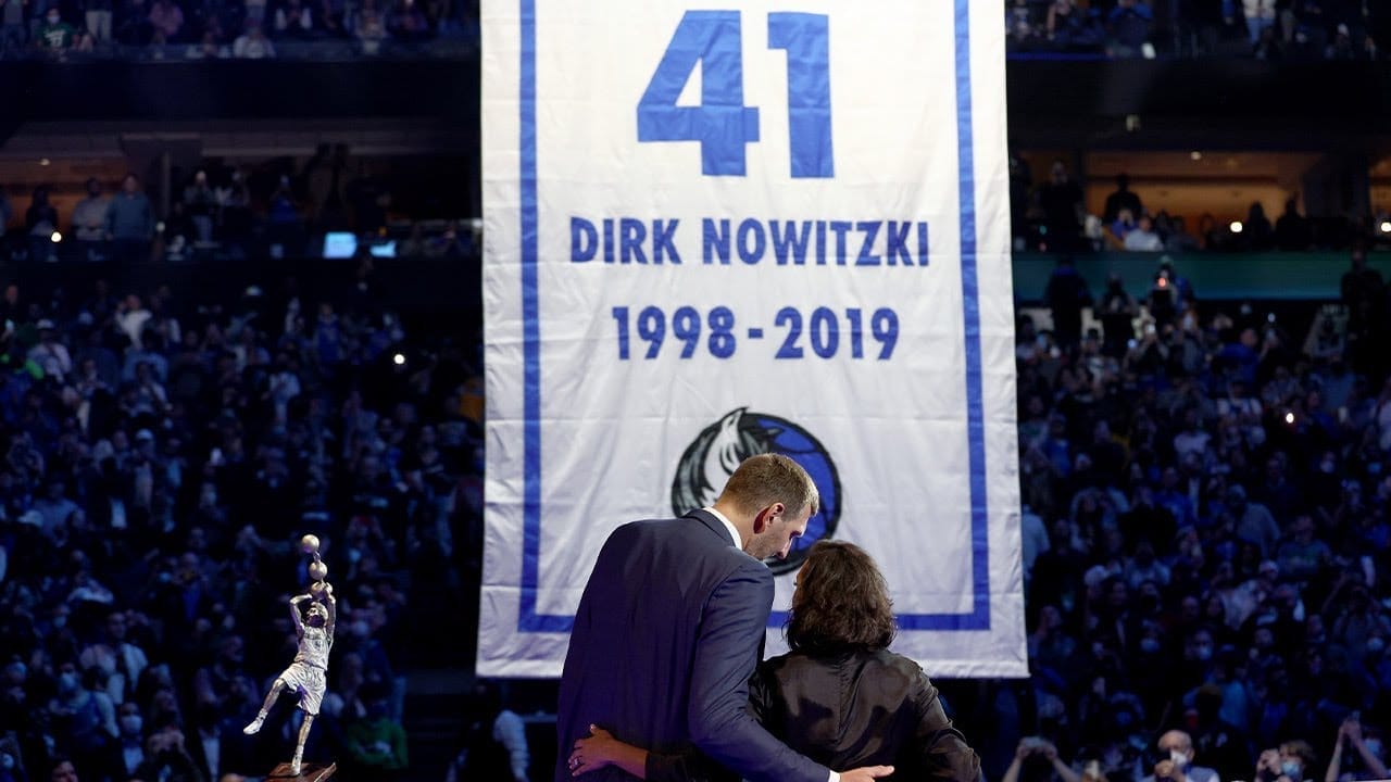 Cérémonie de retrait du maillot #41 de Dirk Nowitzki chez les Dallas Mavericks