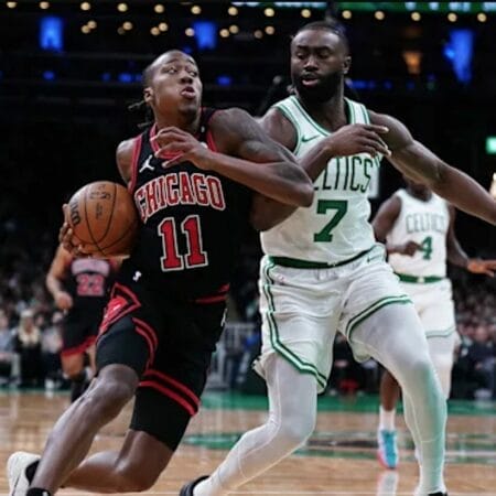Match NBA entre les Chicago Bulls et les Boston Celtics avec Jaylen Brown en défense