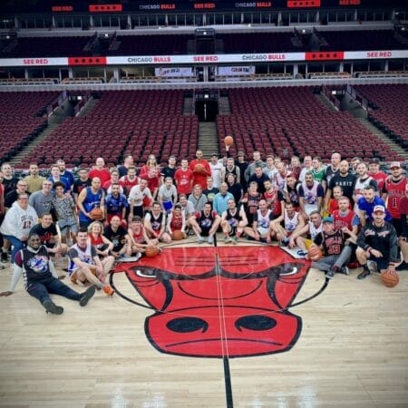 Groupe Trip Double sur le parquet des Chicago Bulls à l’issue d’une fan experience