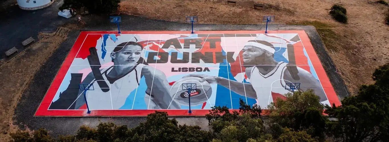 Terrain Art Dunk du miradouro Moinho do Penedo, Lisbonne, décoré d’une fresque géante