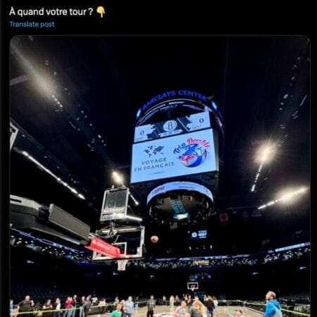 Capture d’écran du tweet de Trip Double montrant une fan experience au Barclays Center après Nets vs Nuggets, avec Nikola Jokić en triple-double