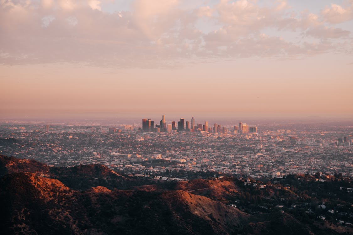 Panorama del centro de Los Ángeles desde el Observatorio Griffith al atardecer