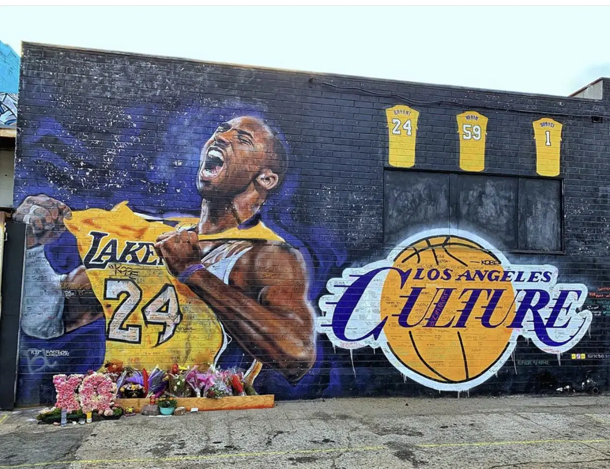 Mural de Kobe Bryant en Los Ángeles con la inscripción Los Angeles Culture