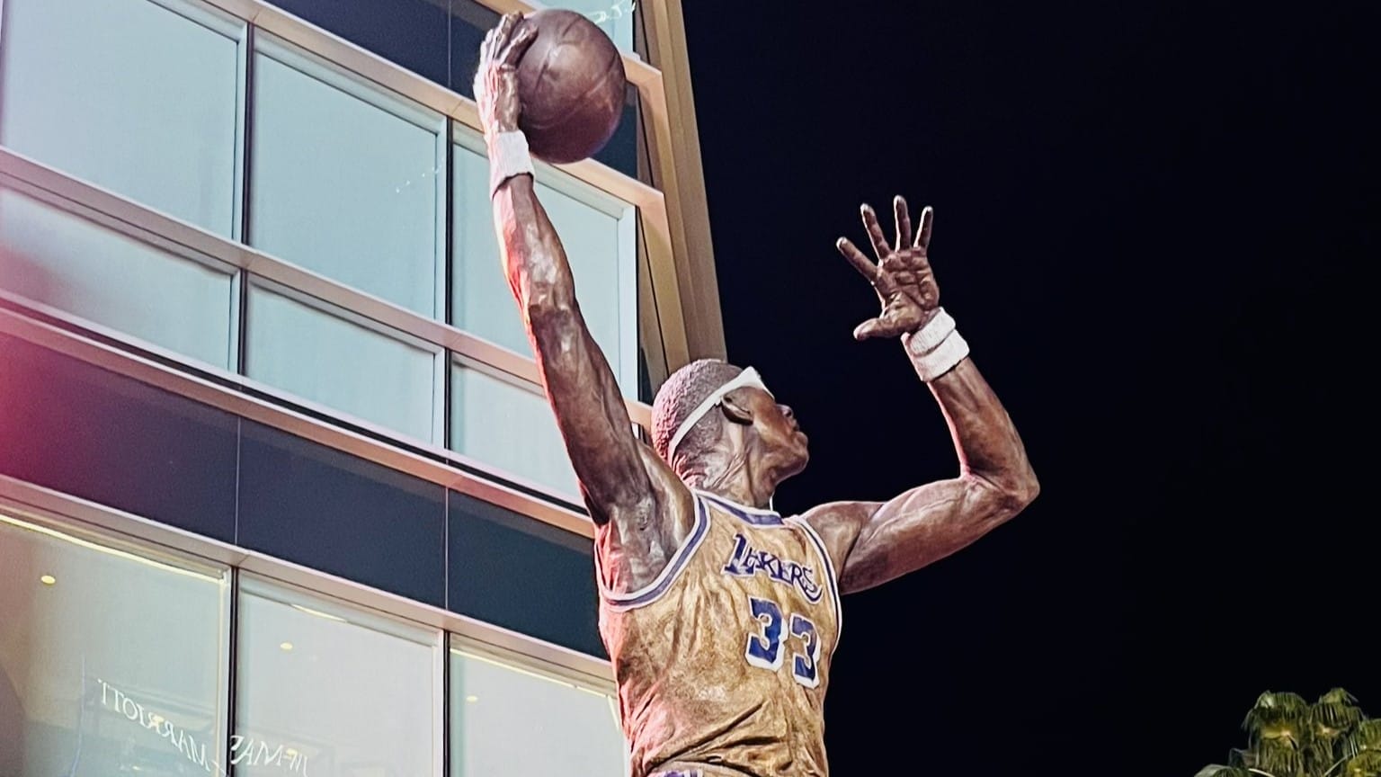 Statue de Kareem Abdul-Jabbar à la Crypto.com Arena