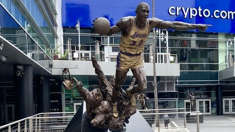 Statue de Magic JOhnson à la Crypto.com Arena