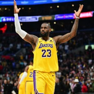 Les superstars NBA LeBron James & Nikola Jokic en visite à New York & Philadelphie 👑🃏