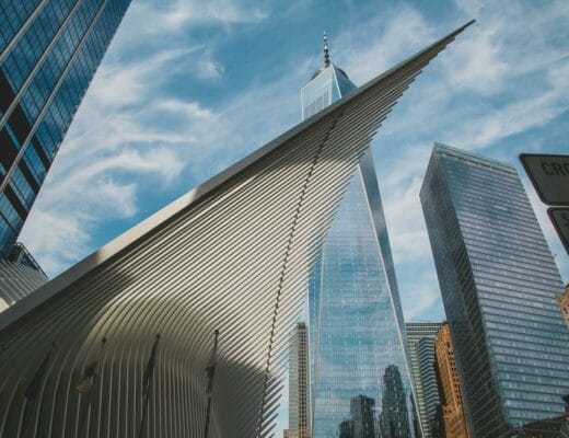 Oculus et One World Trade Center à New York dans le Financial District