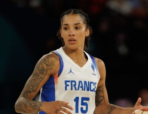 Gabby WIlliams sous le maillot de l'équipe de France lors des JO 2024 à Paris
