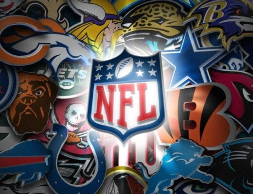 Collage des logos des 32 équipes NFL avec l'emblème officiel au centre