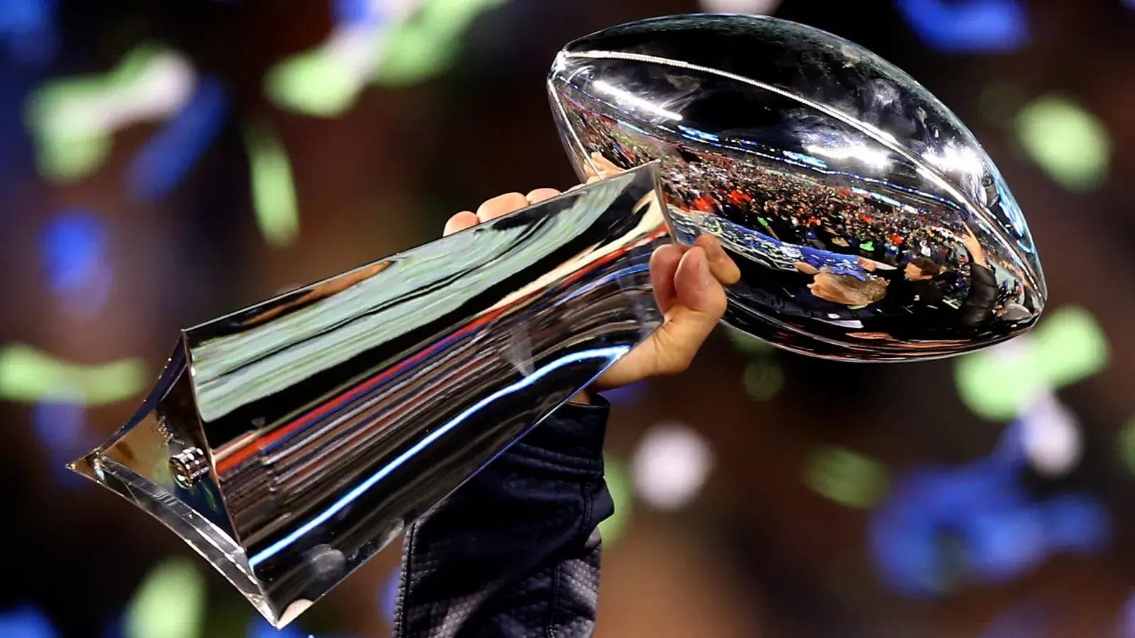 Trophée Vince Lombardi symbole du Super Bowl et du titre de champion NFL