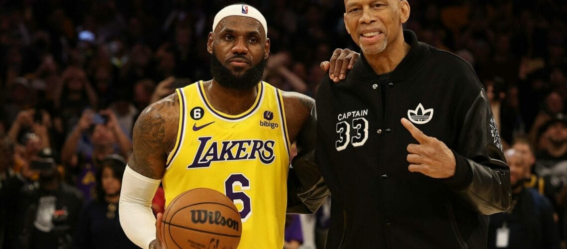 Photo LeBron James dépassant Kareem Abdul-Jabbar